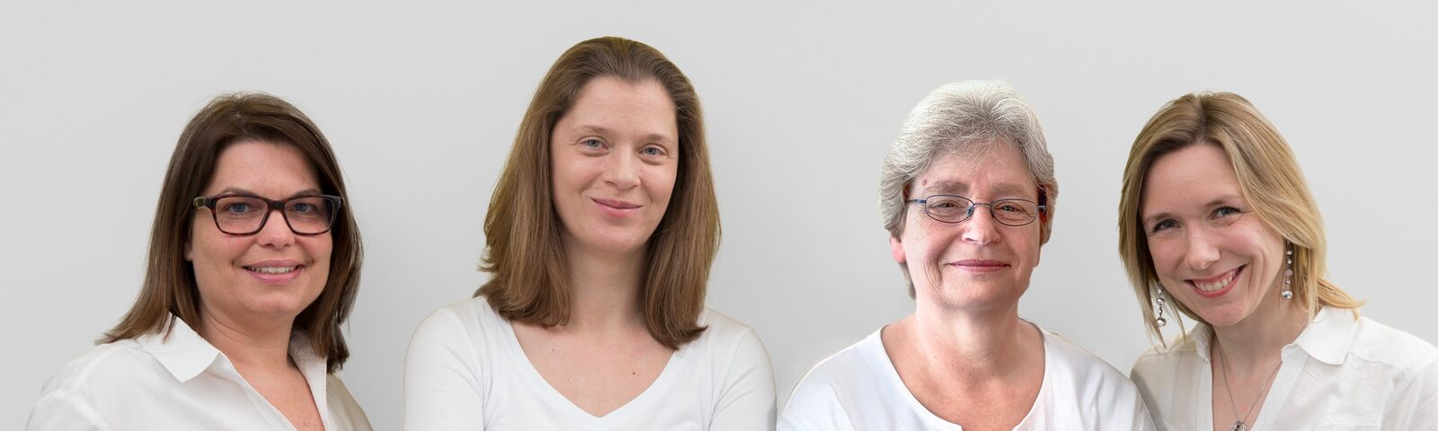 Gruppenfoto des 4 köpfigen Praxisteam der Kardiologie Schenefeld